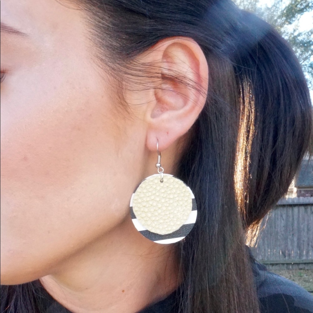 Faux leather earrings, double disc